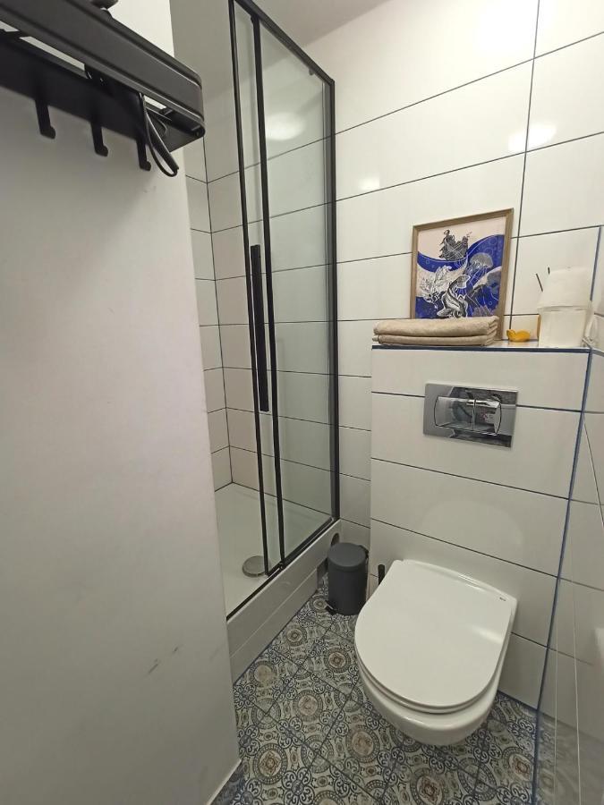 Lemuria Pokoj Z Lazienka Szkolna Legnica Dış mekan fotoğraf